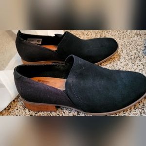 Tom's loafers size 7.5
